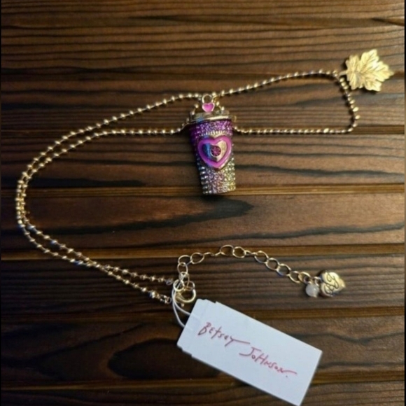Betsey Johnson Jewelry - Betsey Johnson Latte pendant with maple leaf  necklace!